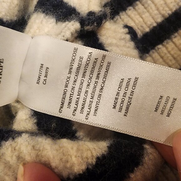 Rails Claudia Sweater Cream & Navy Stripe NWOT Med Some bleeding/pilling - Picture 12 of 14